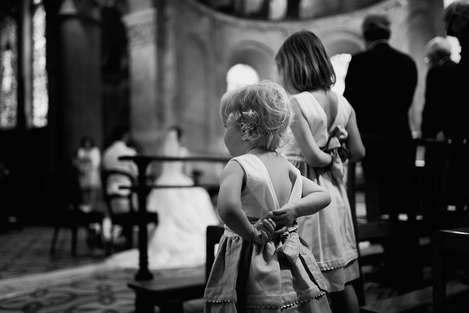 Photographe de mariage à Lyon. Les enfants pendant la cérémonie