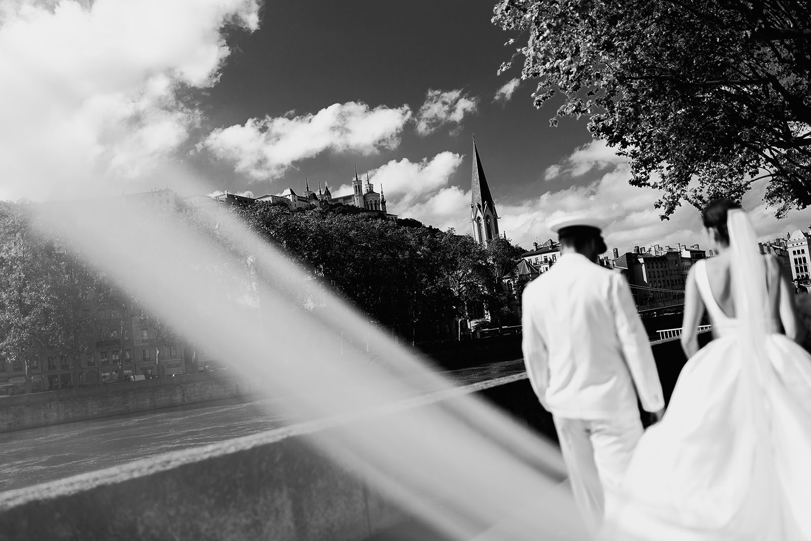 Photographe de mariage à Lyon. Photo de mariés dans Lyon