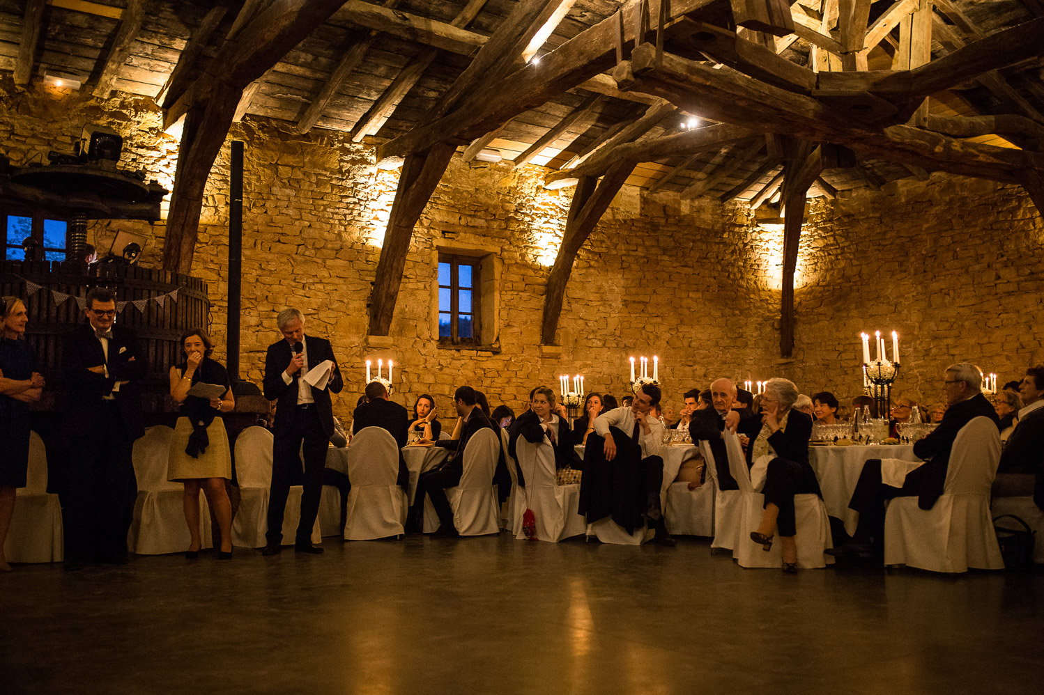 Reportage photo de mariage à Lyon - Manoir de la Garde. Discours des parents