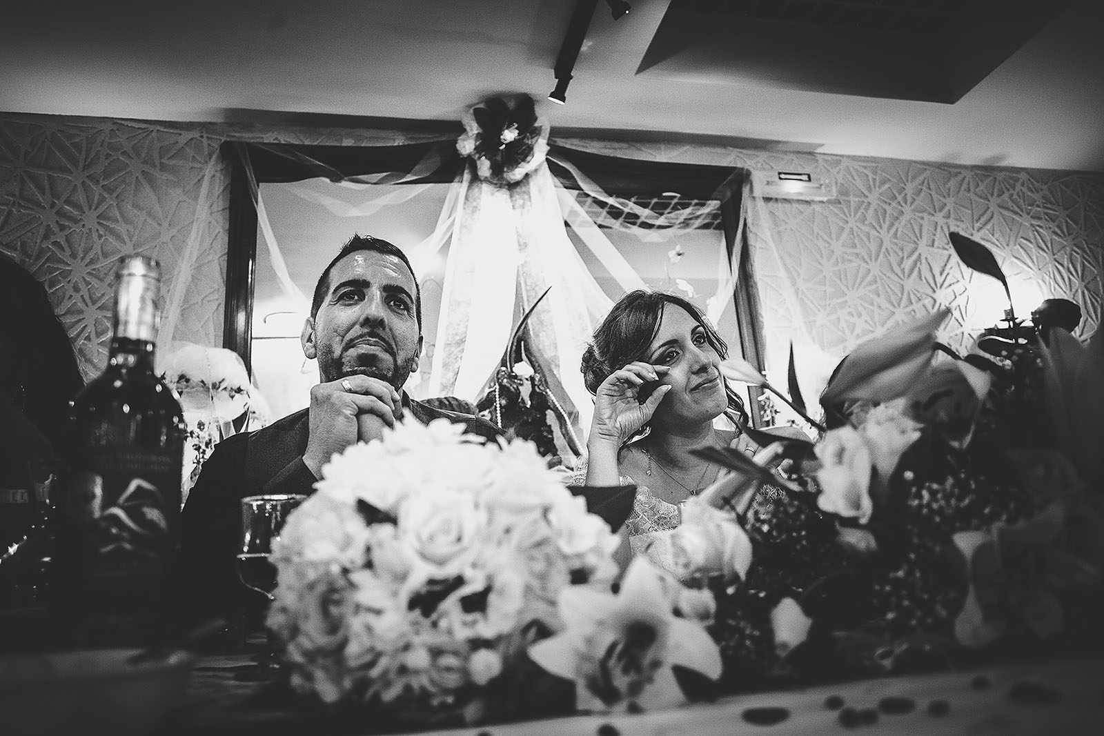Mariage Villa Quélude David Pommier photographe de mariage. Emotion des mariés durant les discours