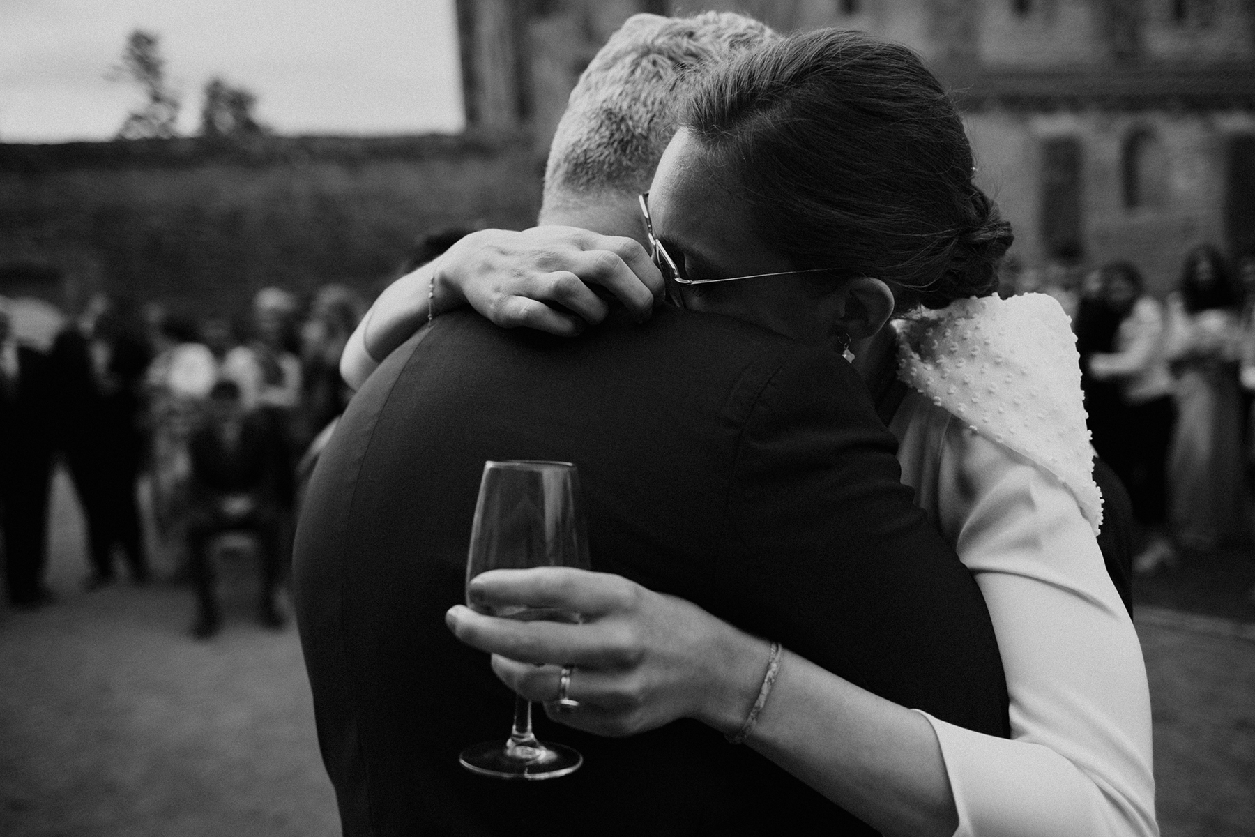 Photographe de mariage avec émotion