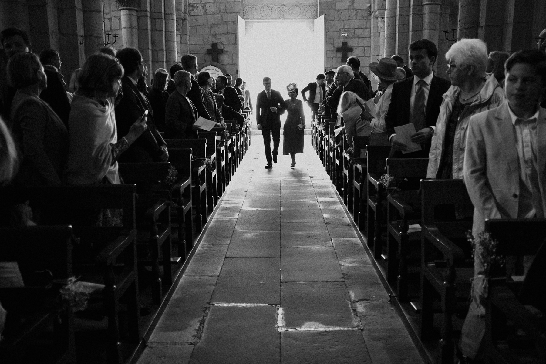 Entrée du marié dans l'église de Anzy le Duc